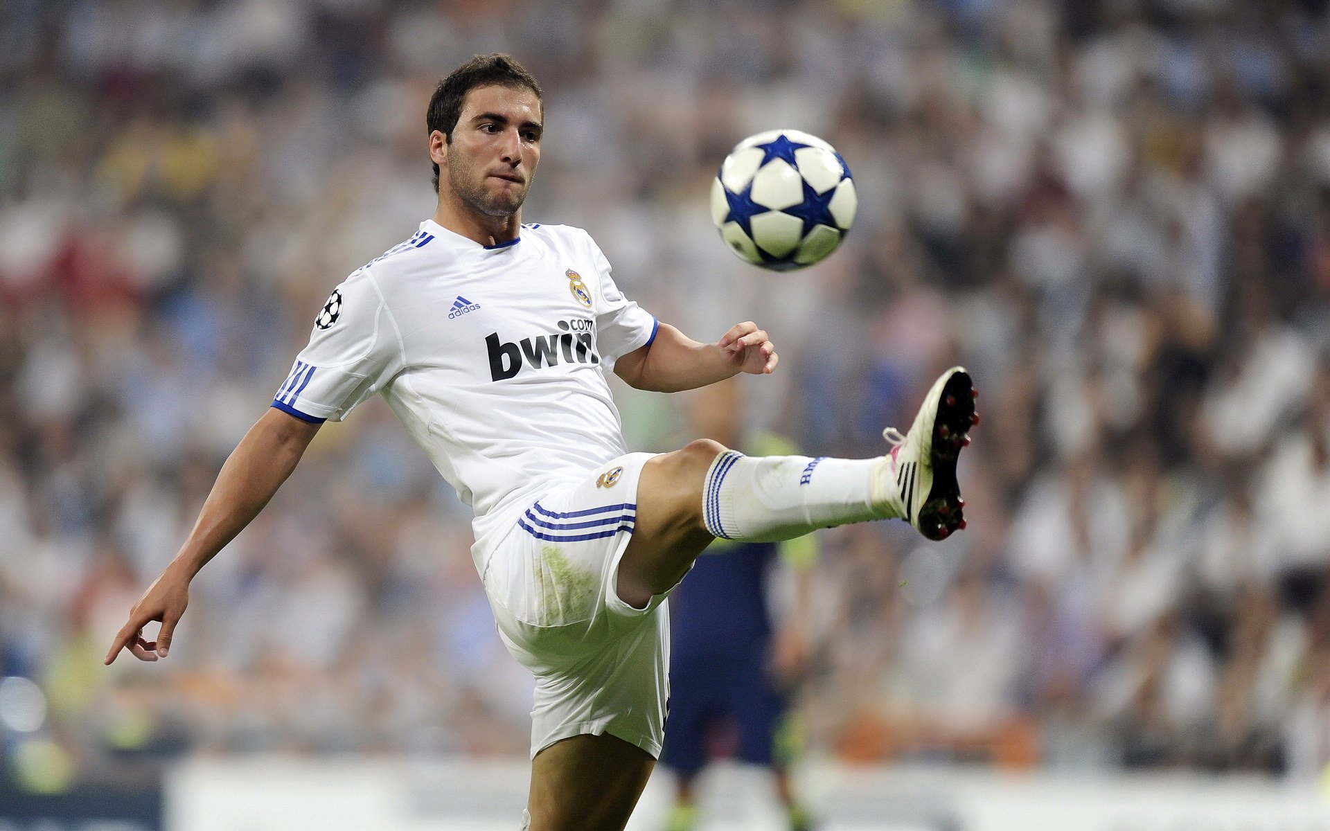 格纳布里接管年度焦点战,皇马险胜西班牙,一场被局外人定义的德比