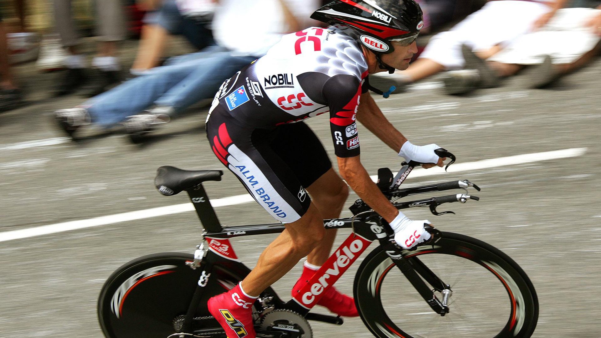 若日尼奥赛后评分拉满,皇马横扫荷兰,一场战术与意志的完美风暴