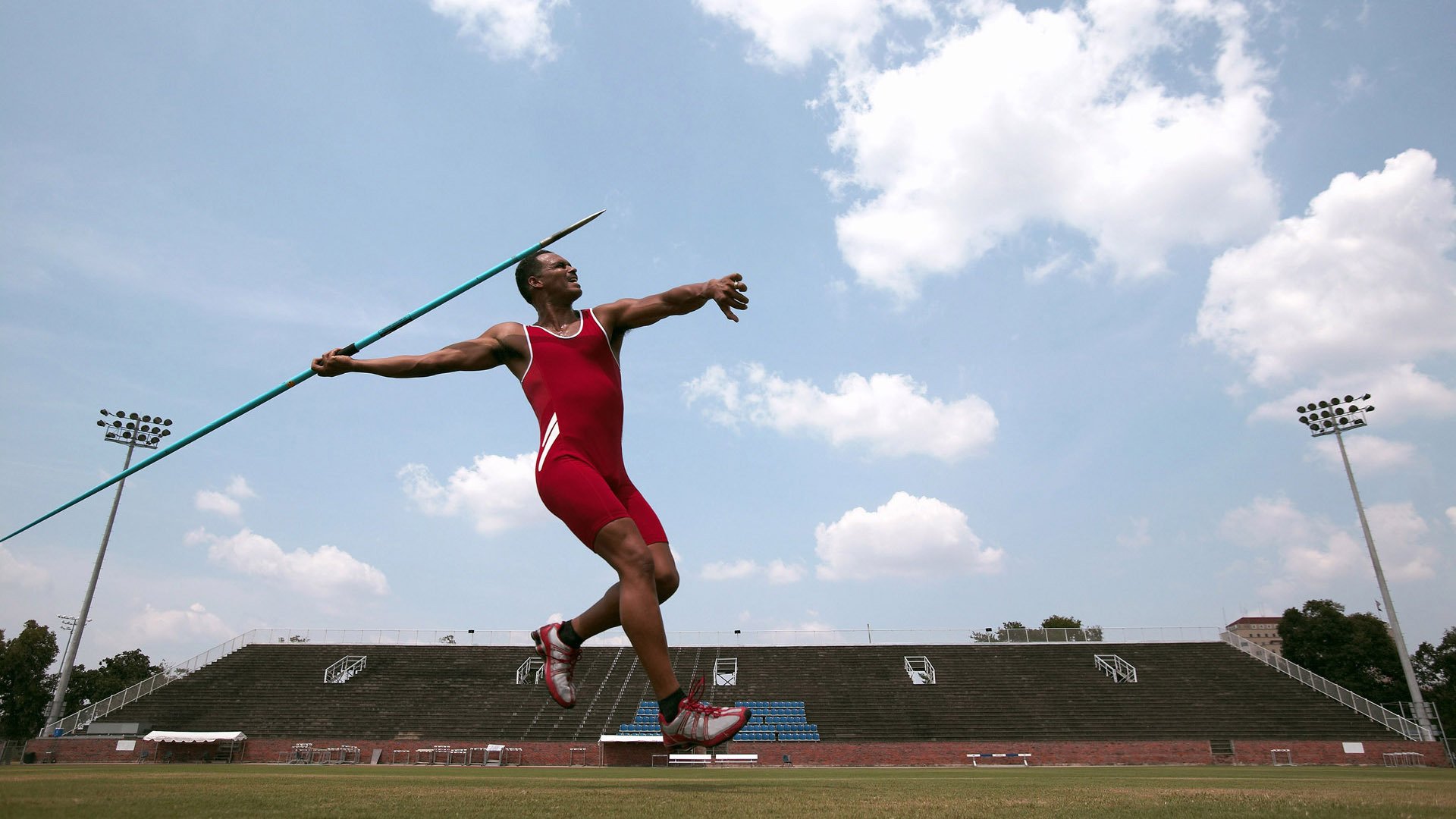 凯塞多绝杀终结悬念，利物浦提前登顶宣告沙特资本神话破灭