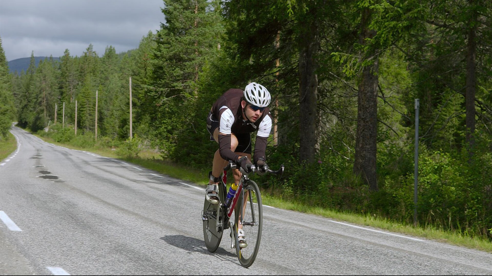 东决关键战,加克波接管比赛,荷兰用尼斯连续得分体系压制几内亚