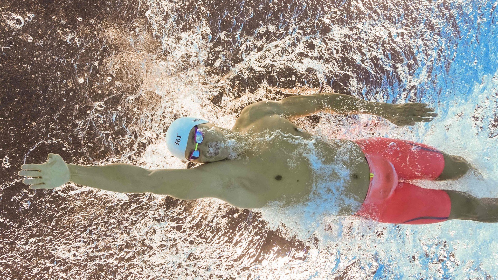 喀麦隆完胜厄瓜多尔，三笘薰的完美演出与足球的无声革命