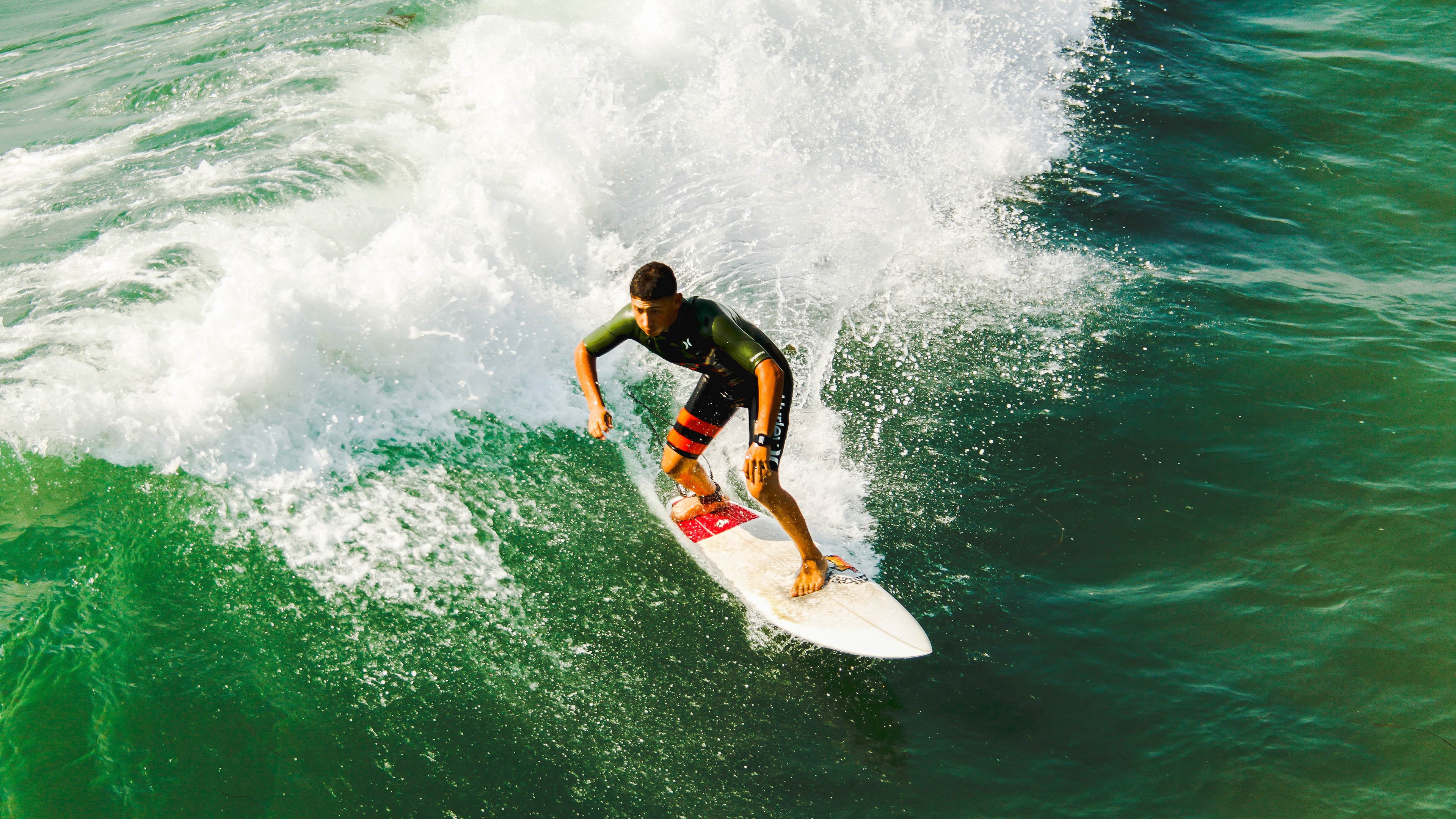太阳冲垮尼克斯，福克斯的舞台越大越强